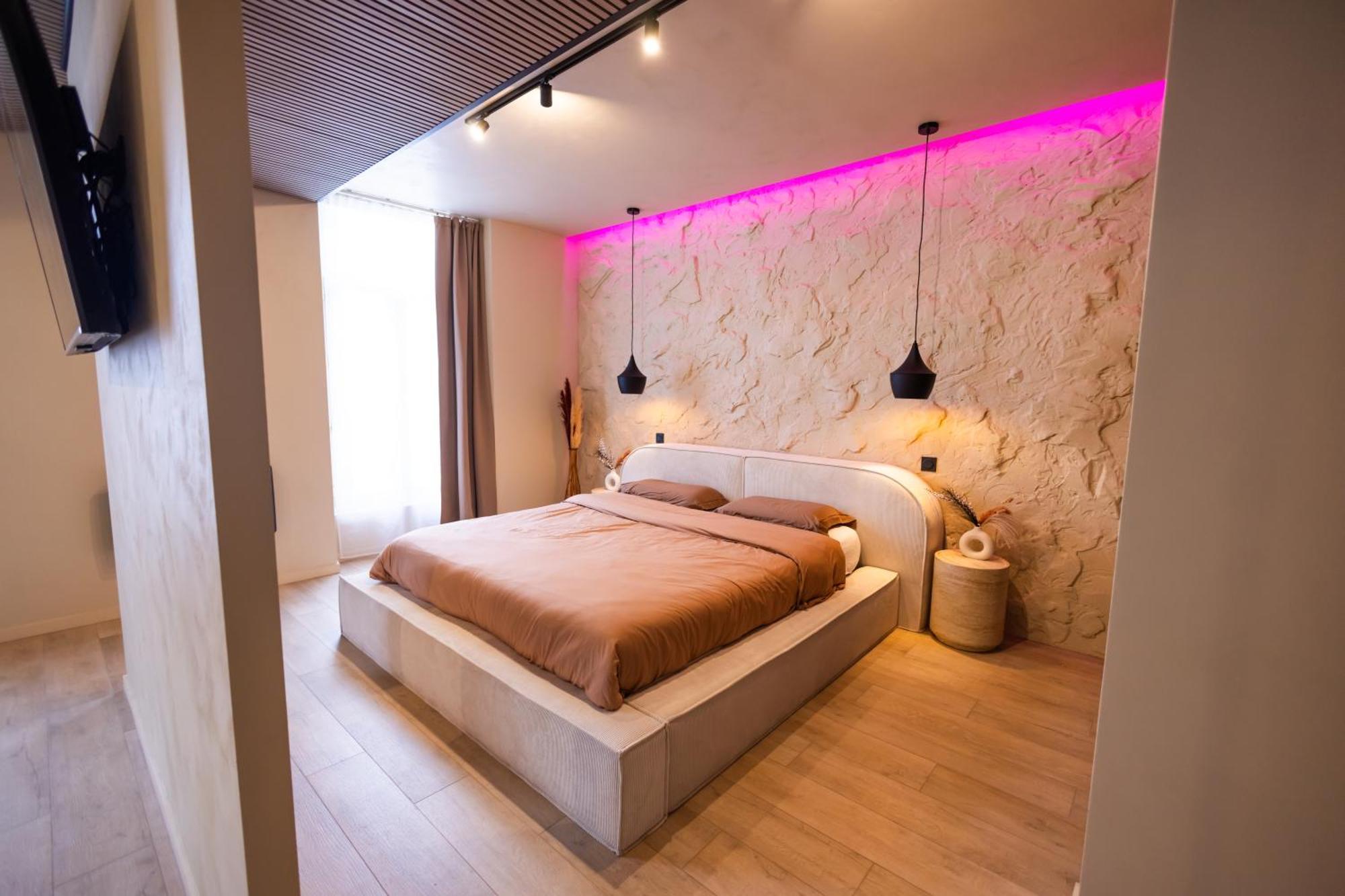 Harmony Room Suite Avec Balneo Angers Dış mekan fotoğraf